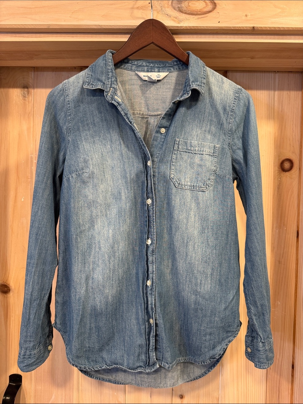 Old Navy Faded Blue Denim Button-Down Shirt - S